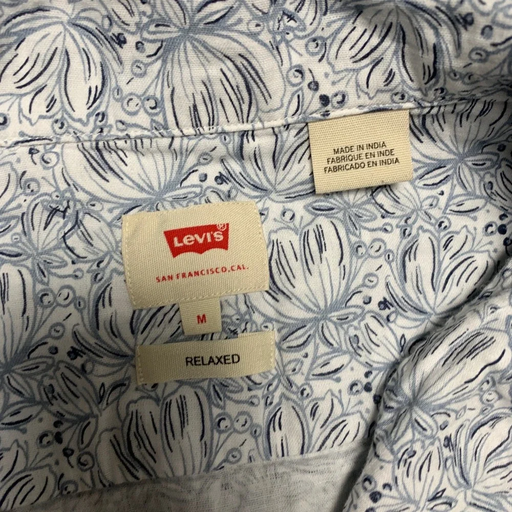 Levi's Camp Shirt Mens Medium White Blue Floral Botanical Beachwear Relaxed Fit
